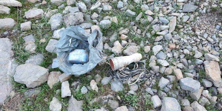 Hakkari kırsalında bulunan patlayıcı düzeneği imha edildi1