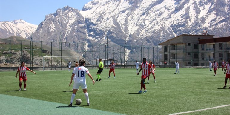 HAKKARİ - Turkcell Kadın Futbol Süper Ligi1