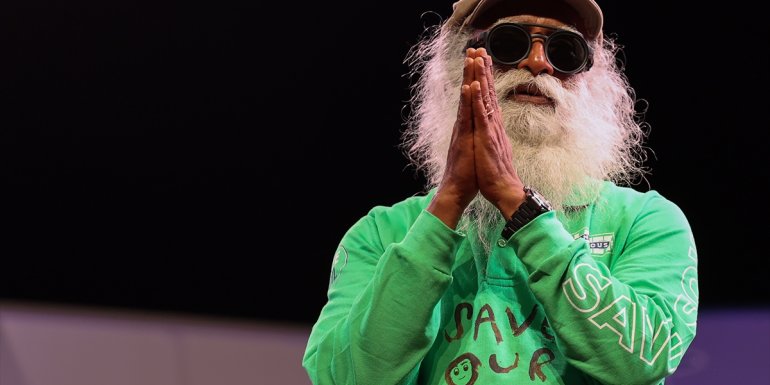 Toprağın önemine dikkati çekmek için motosikletiyle yola çıkan Hintli Sadhguru İstanbul'da