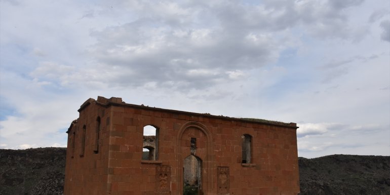 Bagratlıların Orta Çağ'daki yerleşim yeri Kilittaşı köyü ziyaretçilerin bekliyor