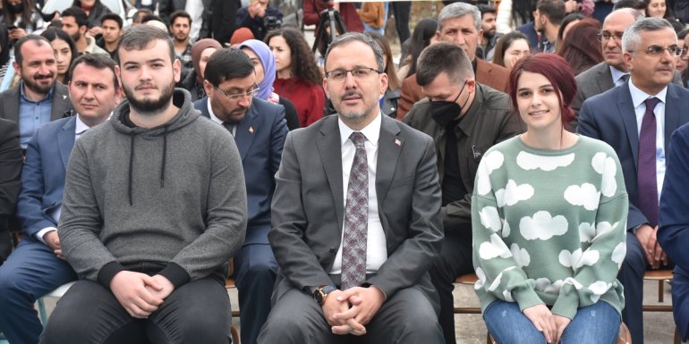 Gençlik ve Spor Bakanı Kasapoğlu, Kars Gençlik Merkezi'nin açılışında konuştu: