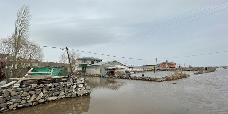 Kars Valiliği vatandaşları sel ve taşkına karşı uyardı