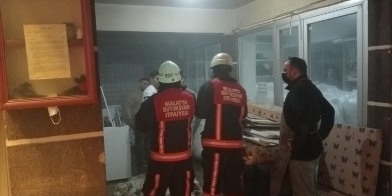 Malatya'da depo yangınında maddi hasar oluştu