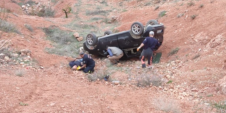 Malatya'da devrilen otomobilin sürücüsü yaralandı
