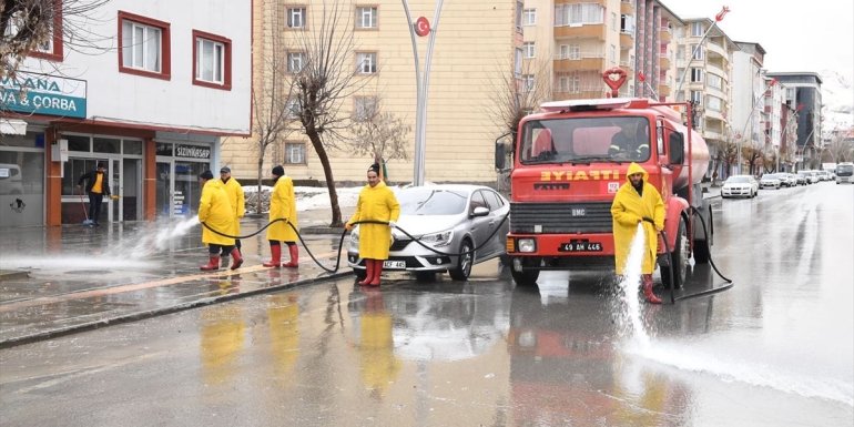 Muş Belediyesi bahar temizliğine başladı