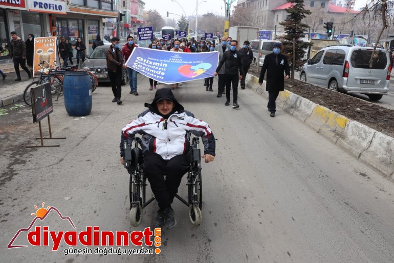 Otizme dikkat çekmek için yürüdüler1