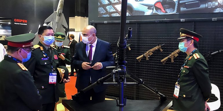 Sarsılmaz, Manila'da düzenlenen savunma fuarında ilgi odağı oldu