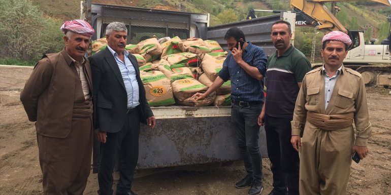 Şemdinli'de 42 çiftçiye 9 ton buğday tohumu verildi