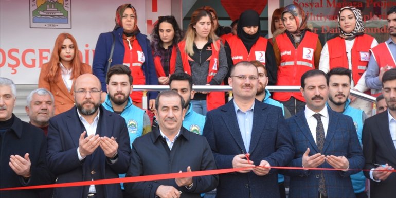 Tatvan'da ihtiyaç sahipleri için giyim mağazası ve aşevi açıldı