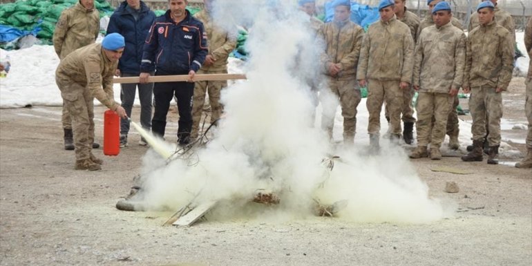 Tunceli'de jandarma ekiplerine doğal afetlerle mücadele eğitimi verildi