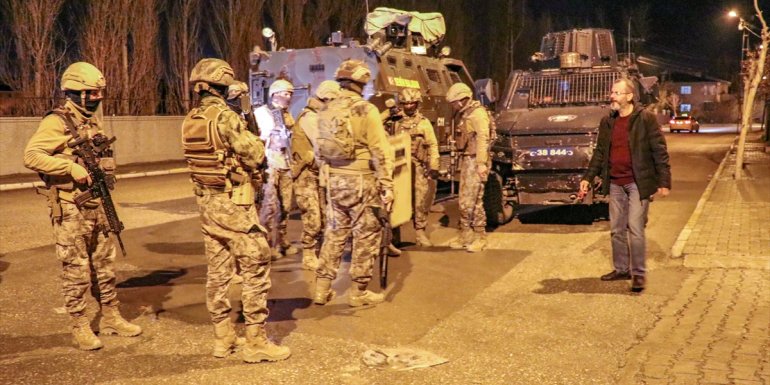 VAN - 30 düzensiz göçmen yakalandı1