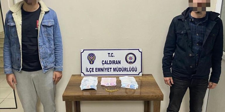 Van'da kuyumcuya sahte altın satmaya çalışan 2 kişi tutuklandı