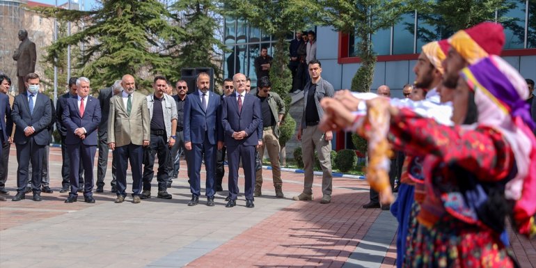 YÖK Başkanı Erol Özvar Van