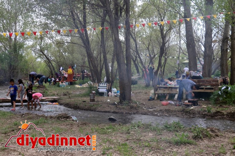 fırsat doldurdu vatandaşlar havayı alanlarını piknik sıcak Ağrı