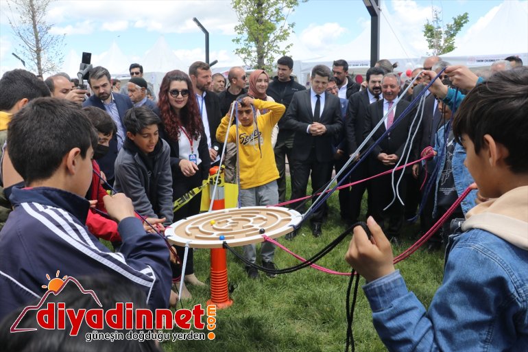 Yılmaz, Yardımcısı şenliğinin - bilim AĞRI Eğitim konuştu açılışında Bakan Milli 4