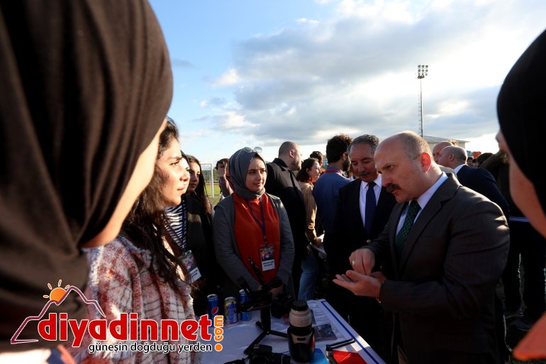 Ağrı Valisi Dr. Varol ile AİÇÜ Rektörü Prof. Dr. Karabulut öğrencilerle bir araya geldi5