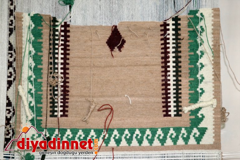 kilimlere göz kadınlar Anadolu işliyor Ağrılı el emeği nuru motiflerini 6