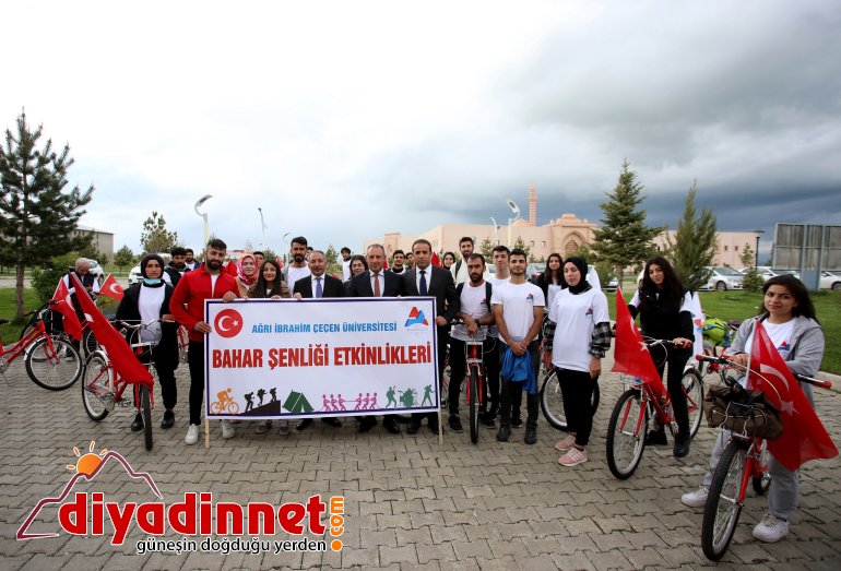 AİÇÜ Rektörü Prof. Dr. KARABULUT Sporcu Öğrencilerle Bir Araya Geldi 1