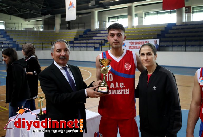 AİÇÜ Rektörü Prof. Dr. KARABULUT Sporcu Öğrencilerle Bir Araya Geldi 4