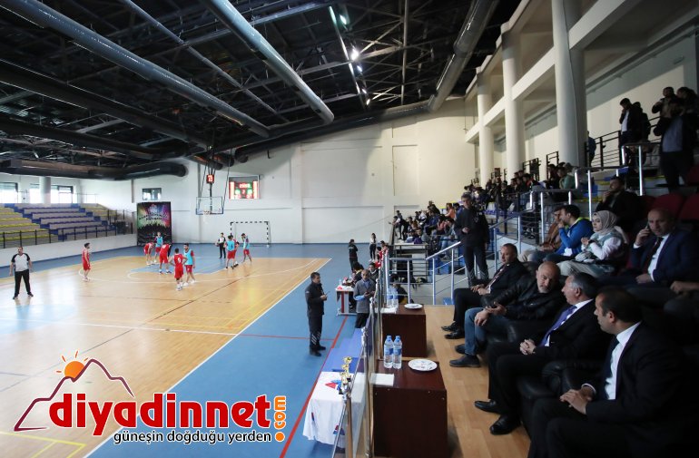 AİÇÜ Rektörü Prof. Dr. KARABULUT Sporcu Öğrencilerle Bir Araya Geldi 5