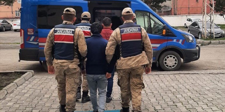 Ardahan'da 2 düzensiz göçmen yakalandı