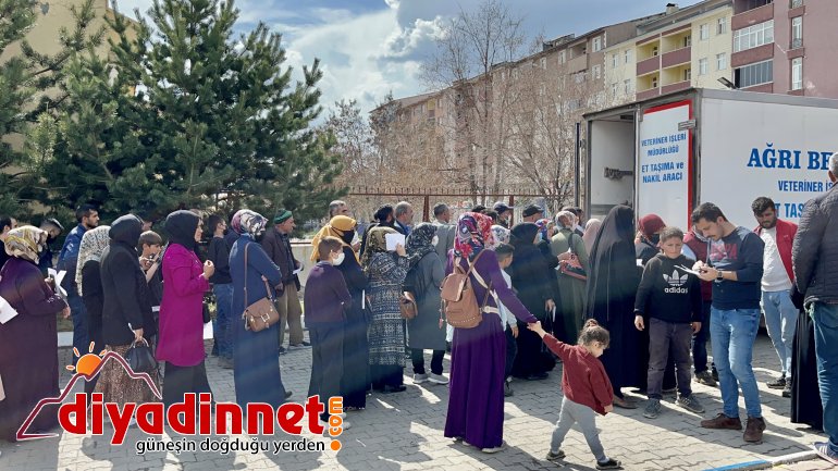 Başkan Sayan sözünü tuttu, Ramazan ayı boyunca her gün 2 kilo et dağıtıldı2