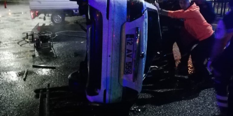 Bingöl'de bariyere çarpan otomobildeki 2 kişi öldü