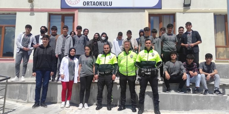 Bingöl'de öğrencilere trafik eğitimi verildi