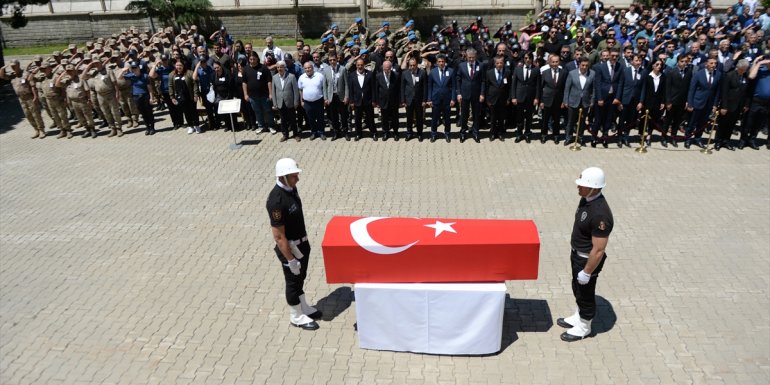 Kalp krizi sonucu vefat eden Solhan İlçe Emniyet Müdürü Koç için tören yapıldı