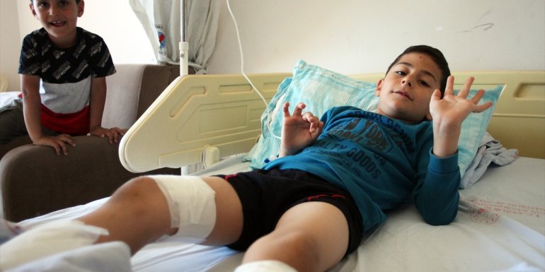 Bingöl'de sahipsiz 4 köpeğin saldırısına uğrayan çocuk yaralandı