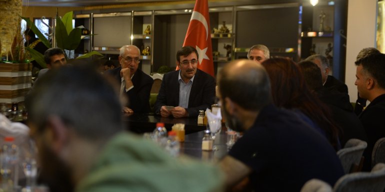 TBMM Plan ve Bütçe Komisyonu Başkanı Yılmaz, Bingöl'de gazetecilerle bir araya geldi: