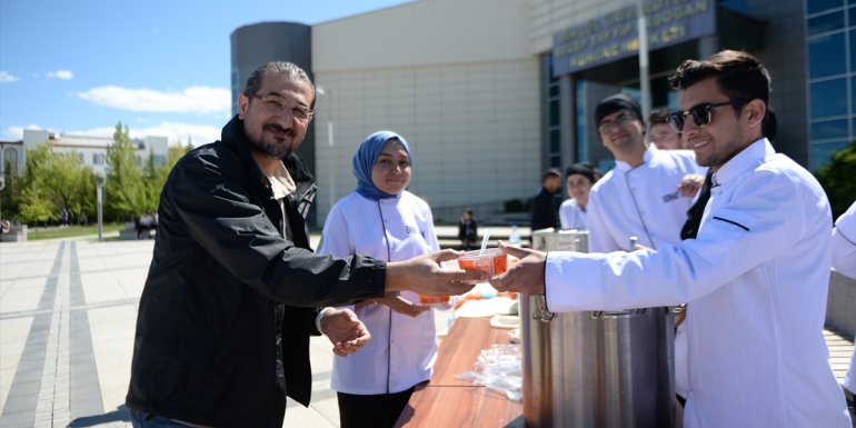 Bingöl Üniversitesinde 3 bin kişiye aşure ikramı1