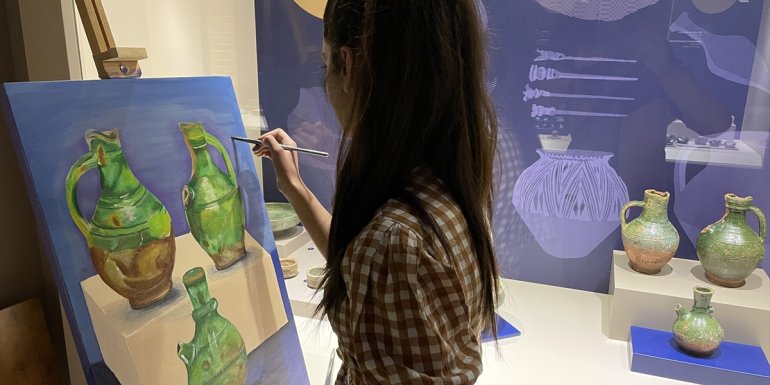 Ahlat'ta öğrenciler tarihi eserleri resmetti