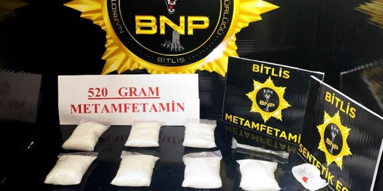 BİTLİS - Bir araçta sentetik uyuşturucu bulundu1