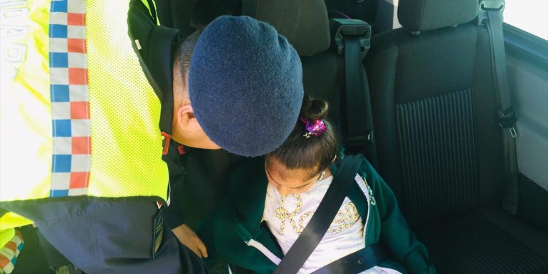 BİTLİS - Jandarma ekipleri öğrenci servislerini denetledi1