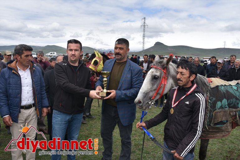 ovada koşturdu at kez yeşil bu Ciritçiler 11