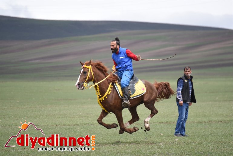 bu yeşil koşturdu Ciritçiler ovada at kez 6