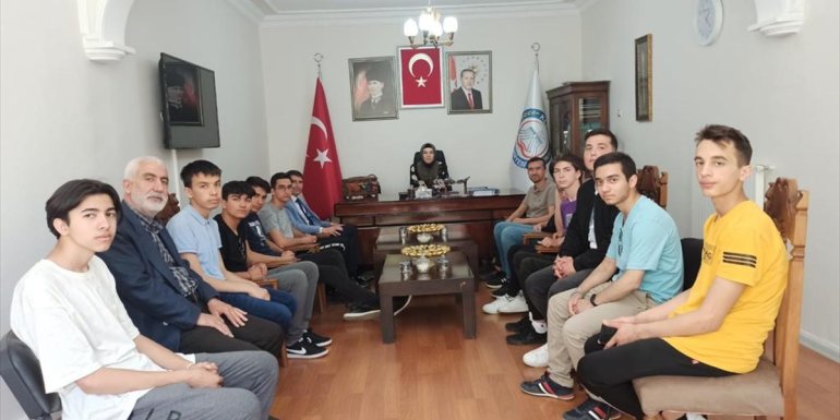 Denizli'den gelen öğrenciler Keban'ı gezdi