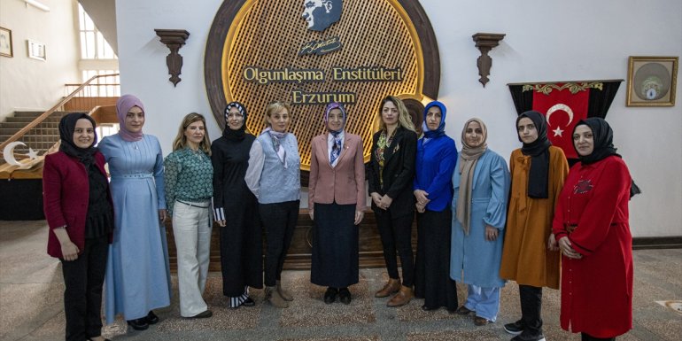 Altın bilezik sahibi olmak için kuyumculuk eğitimi aldılar