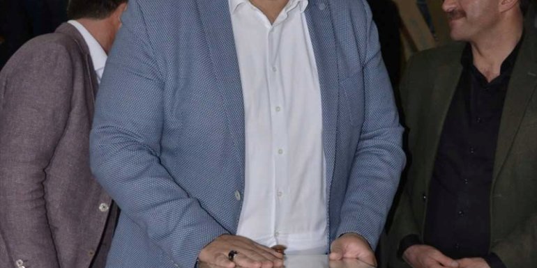 Erzurum'da belediye çalışanlarına 1 Mayıs'ta "aynalı" kutlama