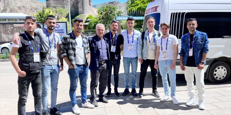 Erzurum'da çıraklık eğitimi biten 8 öğrenci staj için Portekiz'e gönderildi