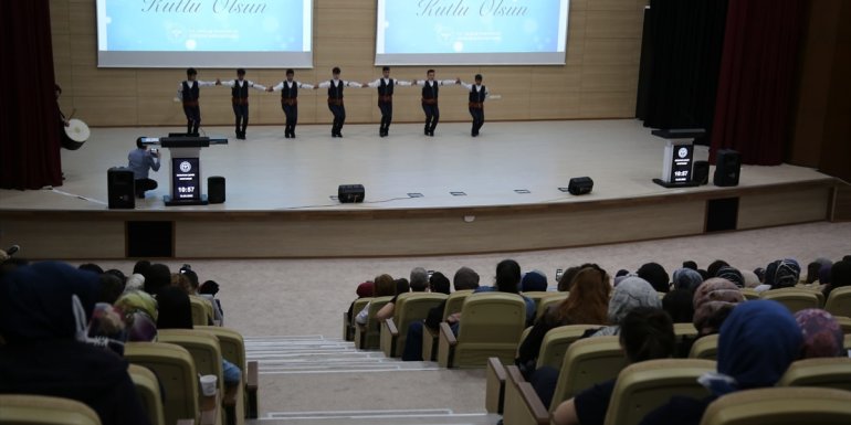 Erzurum'da görevli hemşireler "Uluslararası Hemşireler Günü"nü kutladı