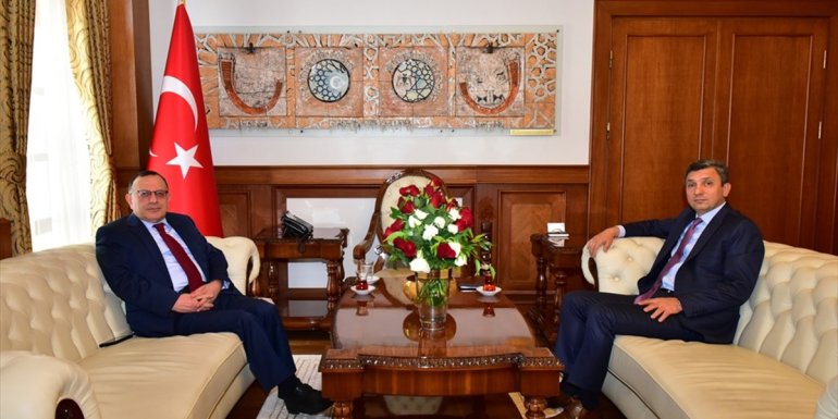 Eski Malatya valilerinden Saran'dan Vali Şahin'e hayırlı olsun ziyareti