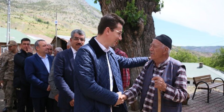 Genç Kaymakamı Kaptanoğlu, vatandaşlarla bir araya geldi