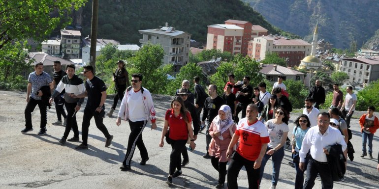 Çukurca'da 19 Mayıs etkinlikleri kapsamında doğa yürüyüşü düzenlendi