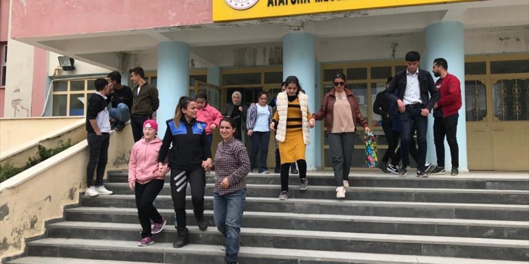 Hakkari'de özel eğitim öğrencileri Özel Harekat Şube Müdürlüğü'nde ağırlandı