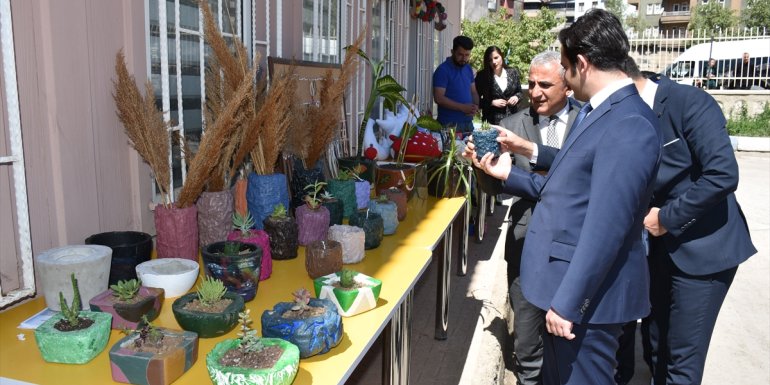 Hakkari'de özel eğitim öğrencileri yıl sonu şenliğinde eğlendi
