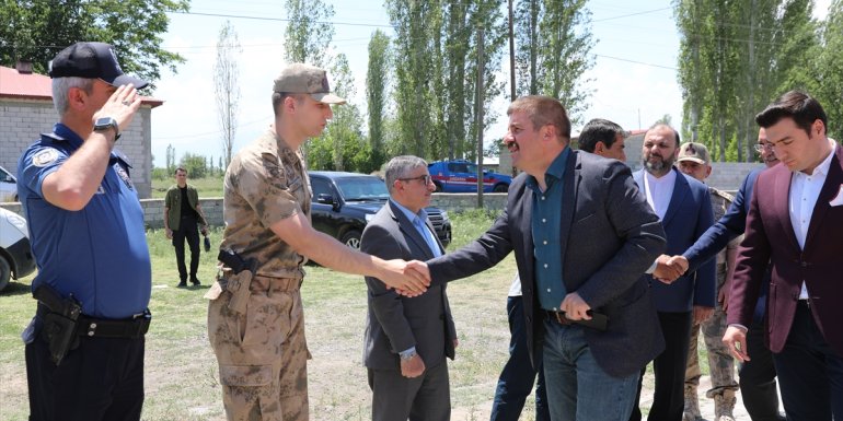 Iğdır'da husumetli aileler Vali Sarıibrahim'in desteğiyle barıştırıldı