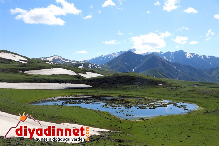 Ağrı devam dağlarda sınırındaki ile erimeye karlar Iğdır ediyor 7