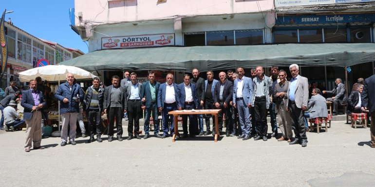 Karlıovalılar doğalgaza kavuşmak için imza kampanyası başlattı